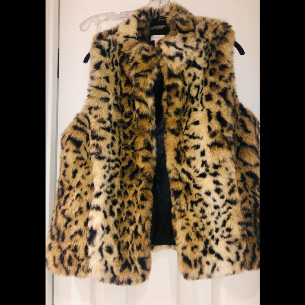 Fully lined faux fur vest